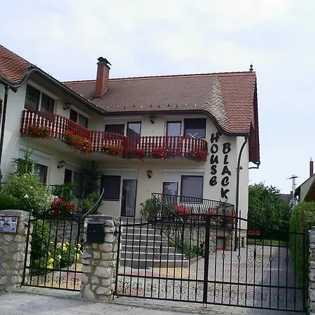 House Black * Heviz
